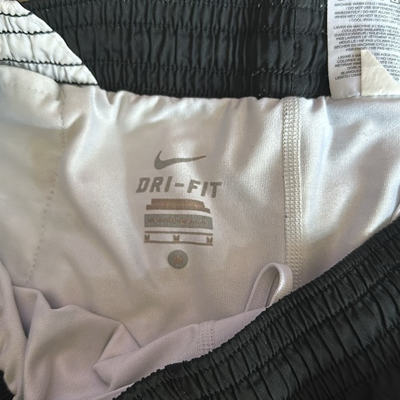 Nike Shorts - Picture 4 of 4